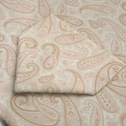 Creamy Paisley Tablecloth|Chefanie